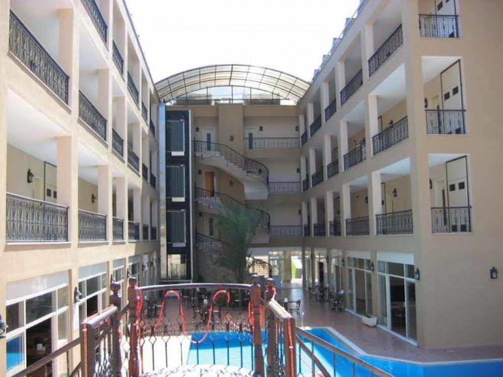 Starberry Hotel เกเมร์ ภายนอก รูปภาพ